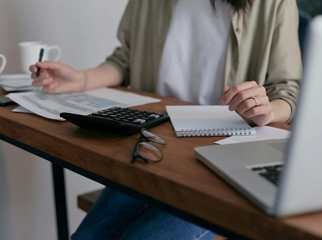 7 Wege, deine Gründung zu finanzieren (mit Vor- und Nachteilen)